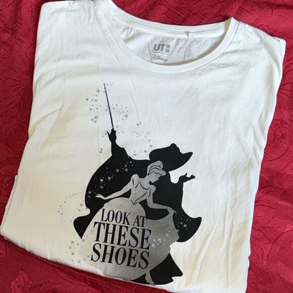 Disney CINDERELLA T shirt "look at these shoes" - Picture 5 of 5